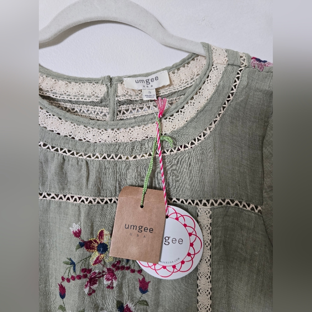 New Umgee Size Small Floral Embroidered Lightweight Lined Dress - Picture 4 of 8